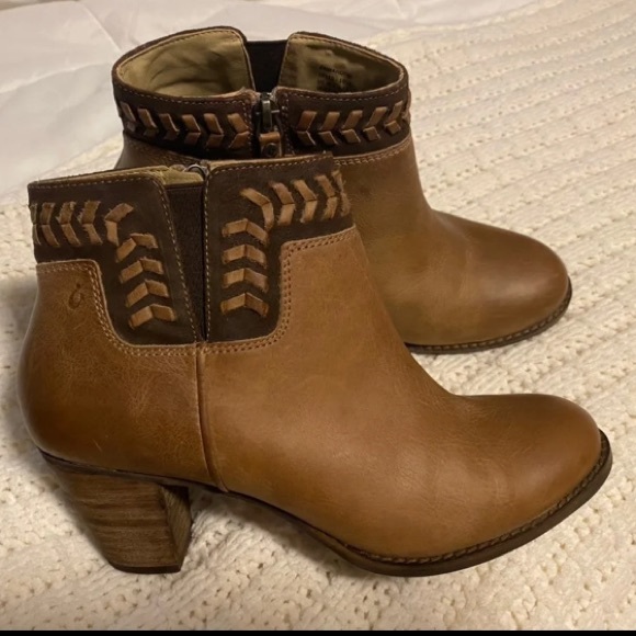 Olukai Kamahoi Booties - Picture 3 of 7